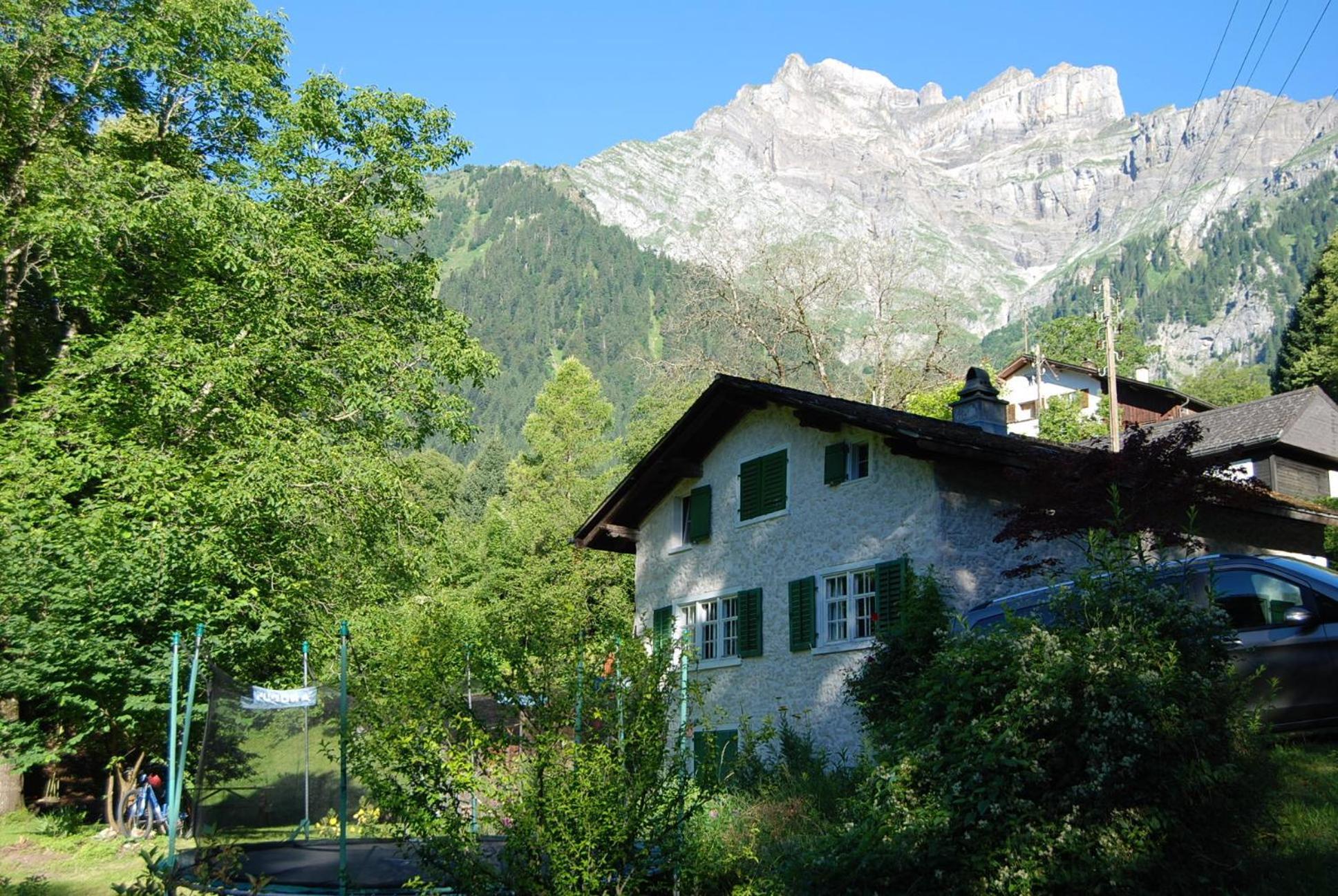 Bergbauernhaus An Wasserfall Und Waldrand Vakantiehuis Schwandi